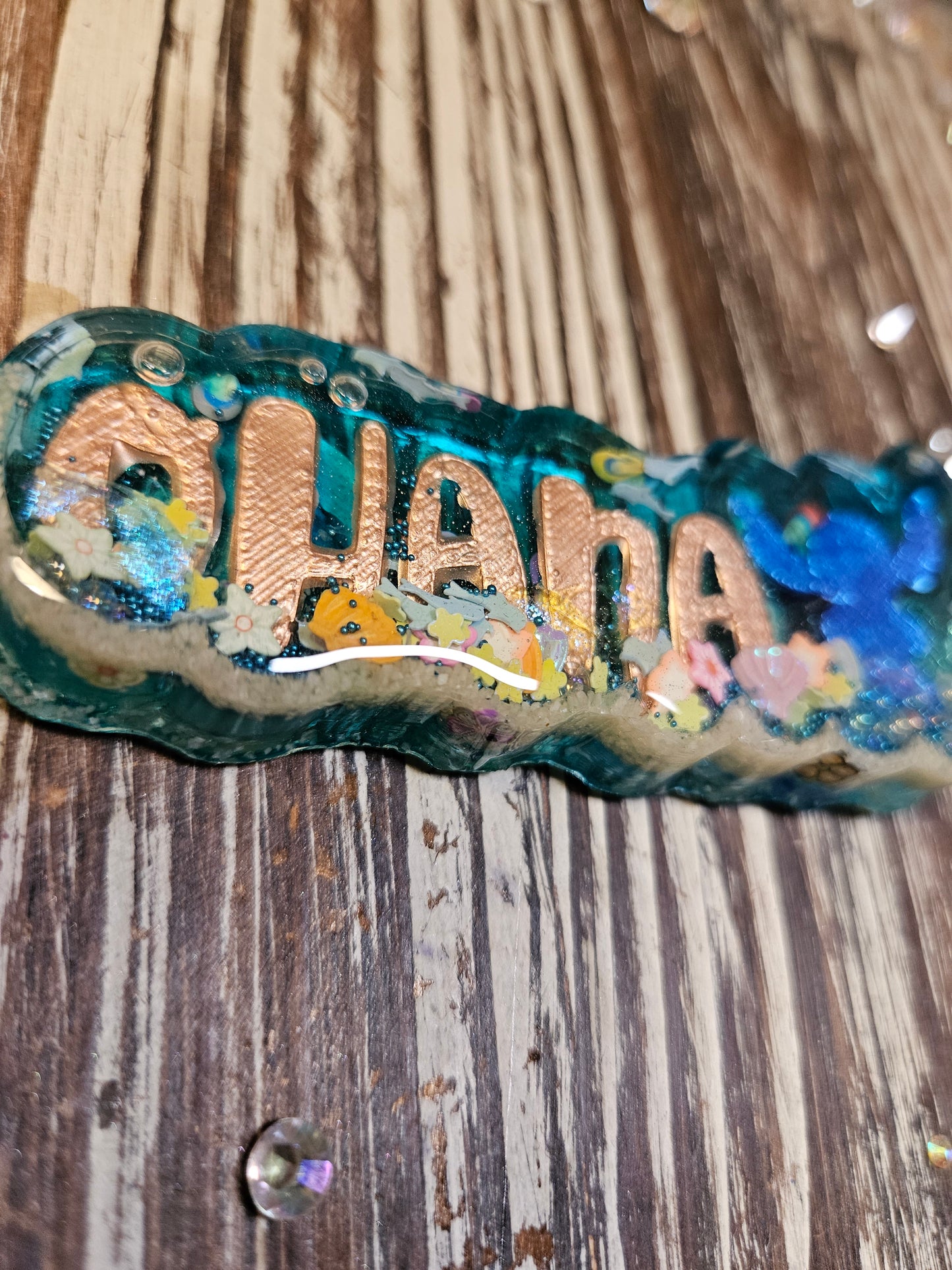 Ohana resin shaker keychain